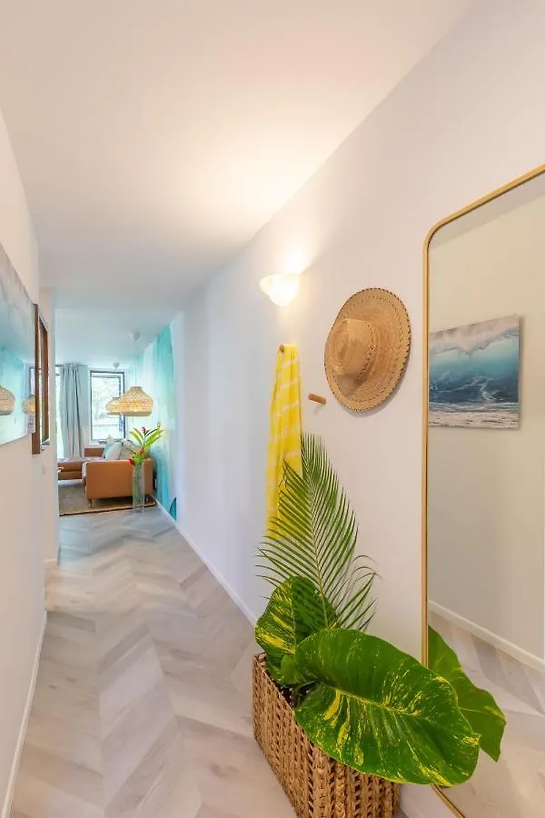 Modern, Romantic Vibes In The Tropics Kahuku USA
